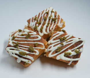 White Chocolate Brownie (6 pieces)
